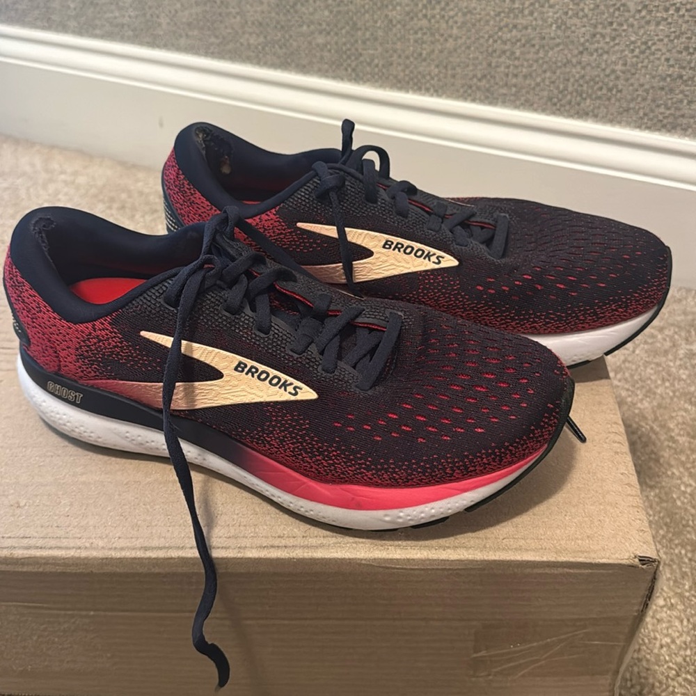 Brooks Ghost size 9.5 Wide. Gently worn (mostly on treadmill).